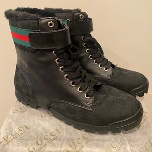 GUCCI Black Leather Signature Webbing Shearling Lined Boots